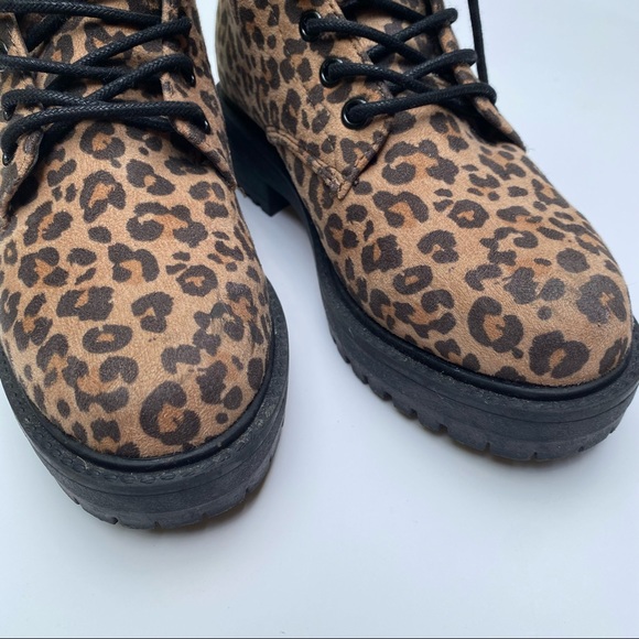 Forever 21 Leopard Print Combat Boot Size 6 - Picture 3 of 10